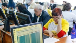 На Ставрополье в рамках нацпроекта пожилых людей обучают компьютерной грамотности