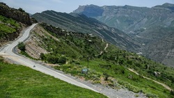 Супруги делали селфи на фоне гор в Дагестане и упали со склона