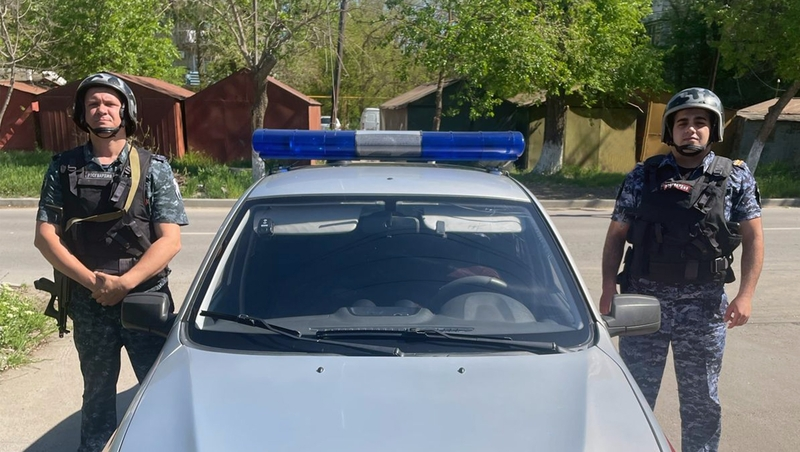 Дебошира с ножом задержали росгвардейцы в кафе Будённовска