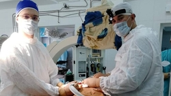 Нейрохирурги Пятигорска удалили пациентке опухоль позвоночника через микроразрез