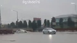 Сильный ливень подтопил часть дорог в Ессентуках
