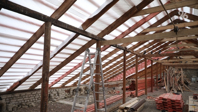 Крышу трёхэтажного дома отремонтировали на проспекте 40 лет Октября в Пятигорске 