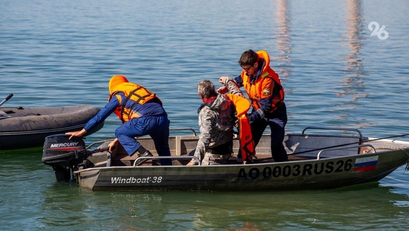 Ставропольские спасатели провели учения на воде