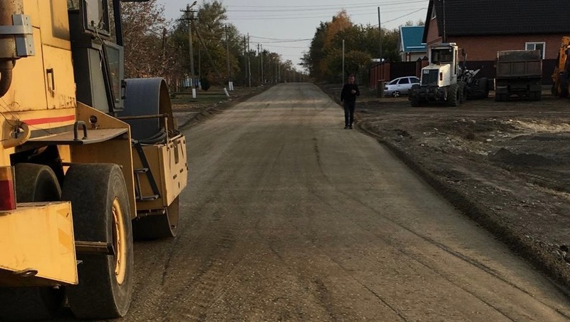 Более 330 м дорожного полотна отремонтируют в селе на Ставрополье 