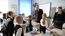 Глава Ставрополья посетил обновлённую школу и подмытую дамбу в Лермонтове