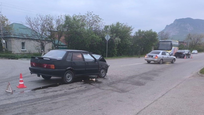 Пьяный водитель ВАЗа устроил дорожную аварию в Минеральных Водах