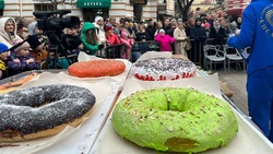 Более 15 тыс. пончиков раздали на первом горячем фестивале в Кисловодске