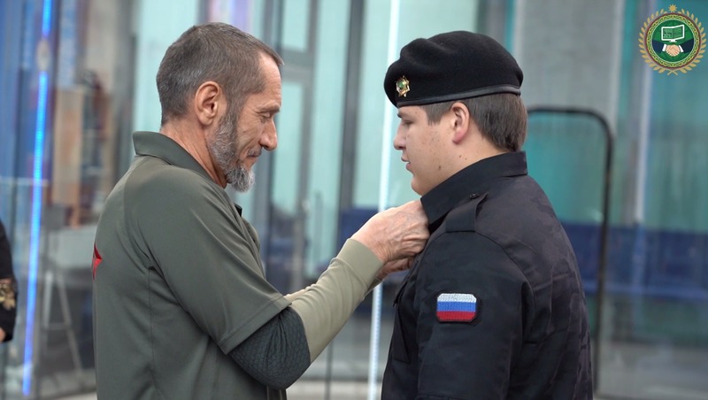 Сына Рамзана Кадырова удостоили медалью за вклад в развитие Российского университета спецназа