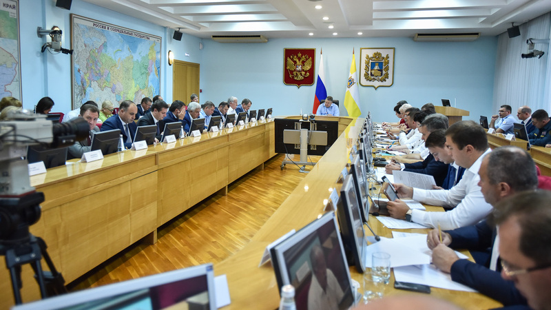 Губернатор Ставрополья поручил грамотно распределить компенсацию затрат на ГСМ