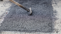 Провалившийся тротуар отремонтируют в Ставрополе