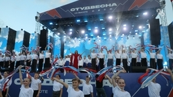 Парад делегаций, яркое шоу и концерт ST: в Ставрополе дали старт «Российской студвесне» — фоторепортаж