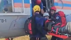Сотрудники МЧС спасли альпиниста, поранившего ногу в горах Кабардино-Балкарии