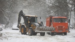 После сильнейшего ураганного ветра в Ставрополе продолжаются восстановительные работы 