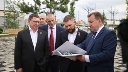 «Подошли комплексно»: Владимир Якушев осмотрел благоустройство сквера Героев России в Ставрополе