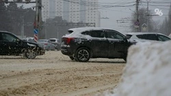 Машины, застрявшие на перекрытом участке, разворачивают в Петровском округе