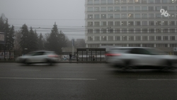 Густой туман ограничивает видимость на дорогах в Ставрополе 