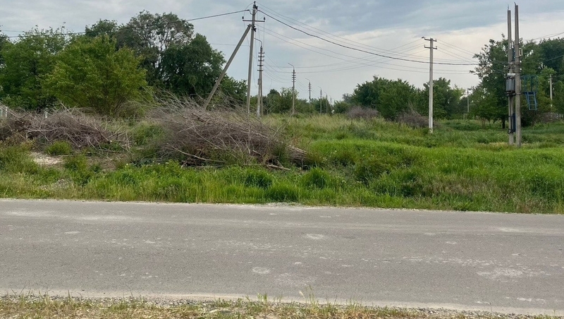 Жители Донского пожаловались на свалку и разбитую дорогу в центре села