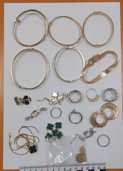 В Минводах женщине дали год условного заключения за попытку вывоза золота