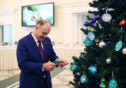Ректор СтГАУ исполнил новогоднее желание школьницы из Ставрополя