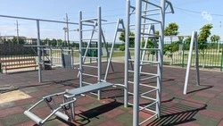 В хуторе на Ставрополье завершается ремонт площадки с тренажёрами