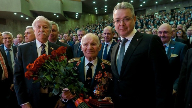 Губернатор Ставрополья вручил медаль ордена ветерану Великой Отечественной войны Дмитрию Скоробогачу