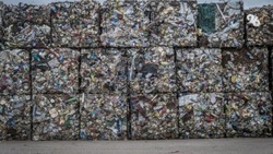 Переехавший в Северную Осетию камерунец придумал, как перерабатывать мусор в удобрения
