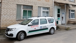 Медучреждения Петровского округа получили 12 новых автомобилей