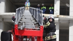 Магазин одежды горит на Тухачевском рынке Ставрополя 