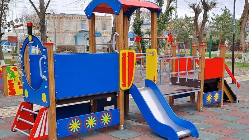 Детскую площадку оборудовали в селе на Ставрополье по губернаторской программе 