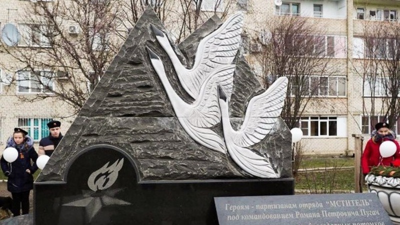Губернатор Владимиров поздравил земляков с 79-й годовщиной освобождения Новоалександровского округа от немецко-фашистских захватчиков