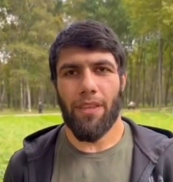 Дагестанец, ударивший петербуржца за замечание о намазе, публично извинился