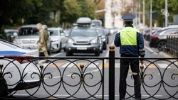Автоинспекторы помогли жителям Невинномысска спасти машины от сильного ливня