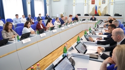 Корректировки бюджета края на 2025-2027 годы обсудили депутаты Ставрополья