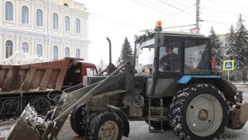 Четыре коммунальных машины пополнят автопарк спецтехники на Ставрополье