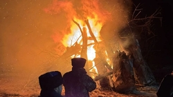 Шестиметровый костёр согревал жителей Предгорья у крещенской купели