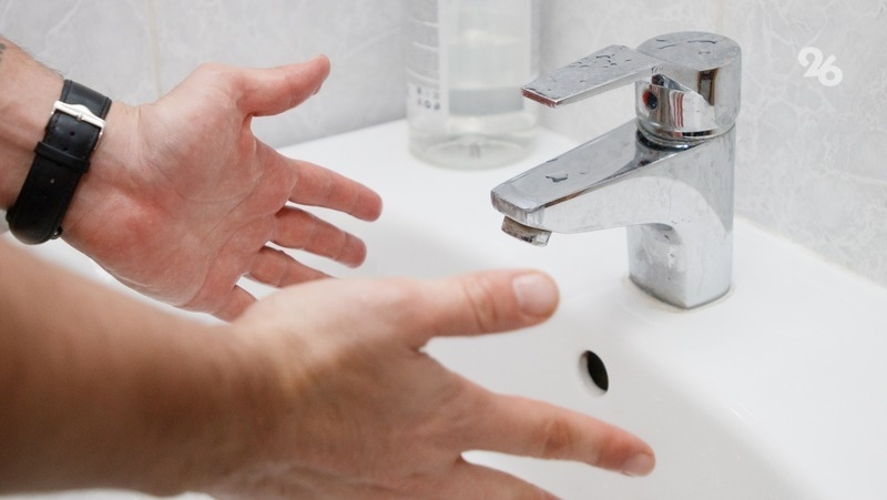 Сотни человек в Минводах остались без воды из-за аварии на трубопроводе